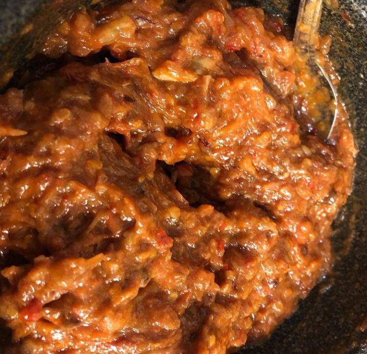 sambal terasi (instagram.com/bunda_naaa)