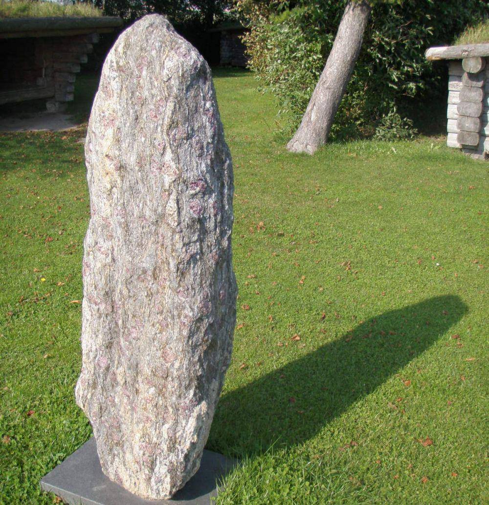 Tissø di Sjælland, Danmark berusia lebih dari 1000 tahun. Penemuan menunjukkan bahwa ada ritual pengorbanan ke danau suci di awal Zaman Besi (waktu Merovingian - periode Viking). (commons.wikimedia.org/Västgöten)