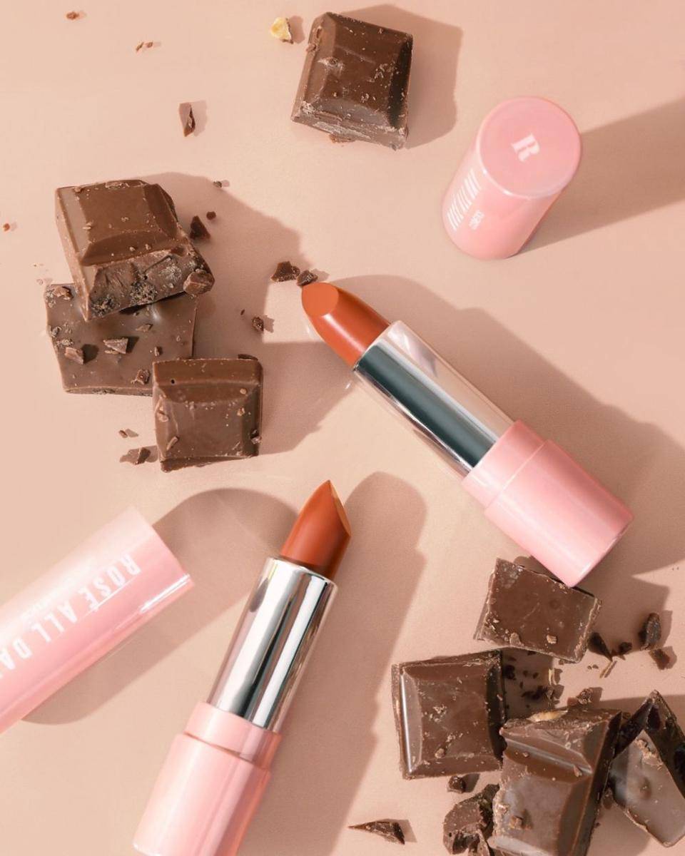 Juicy Lip Balm Cocoa dari Rose All Day (instagram.com/roseallday.co)
