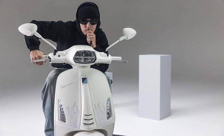 potret Vespa edisi khusus Justin Bieber (instagram.com/jbsuportebr)