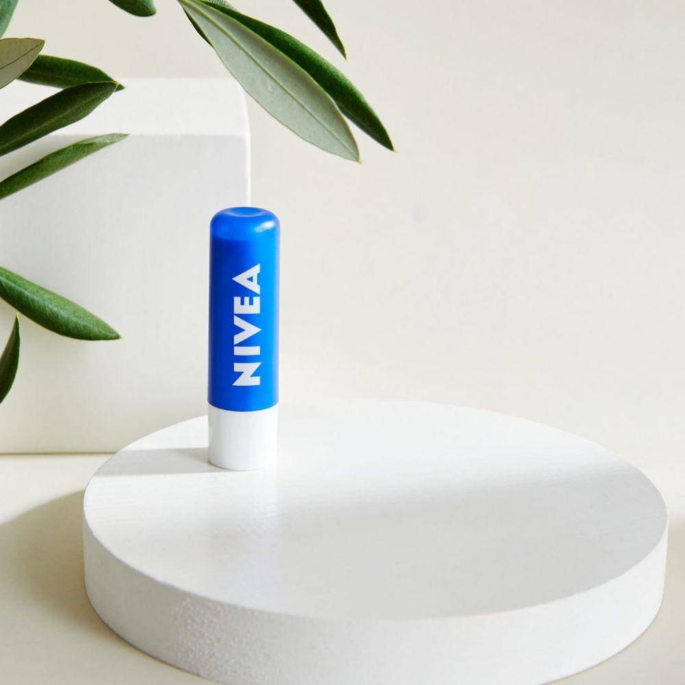 Lip Balm Original Essential Care dari NIVEA (Instagram.com/nivea_id)