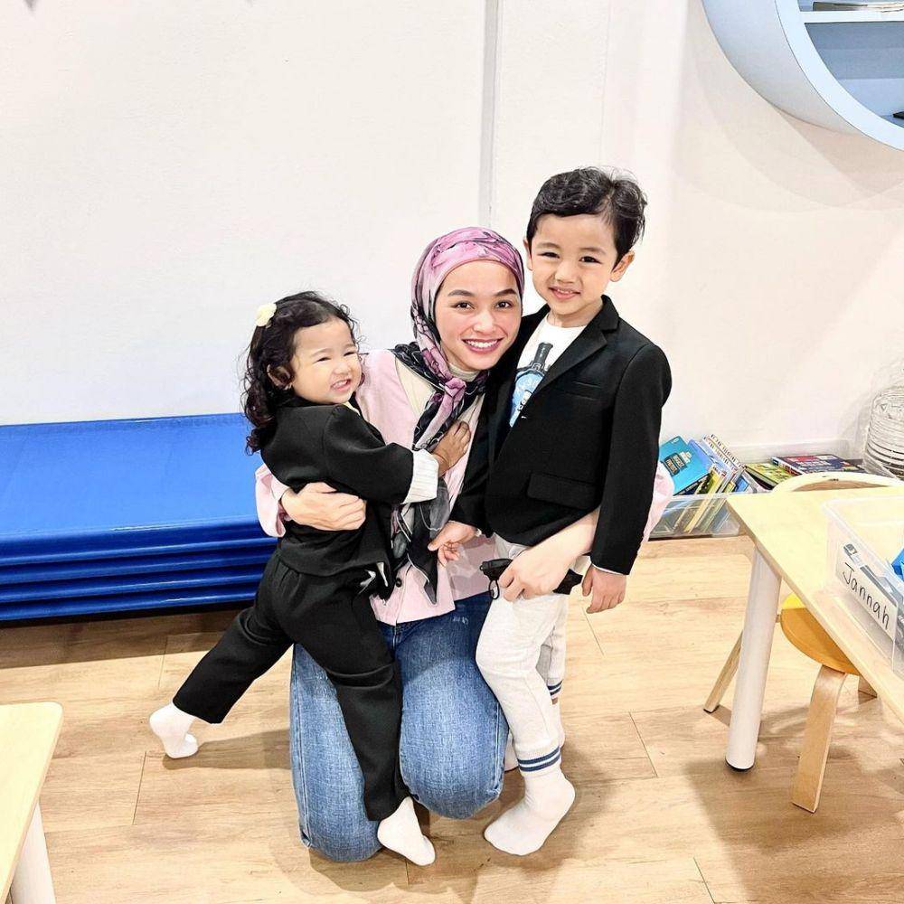 potret Tya Arifin dan buah hati (instagram.com/tyaarifinnw)