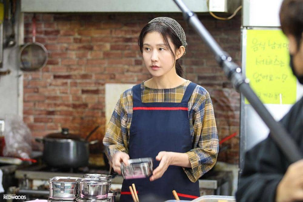 Heo Ji Na (instagram.com/management_redwoods)