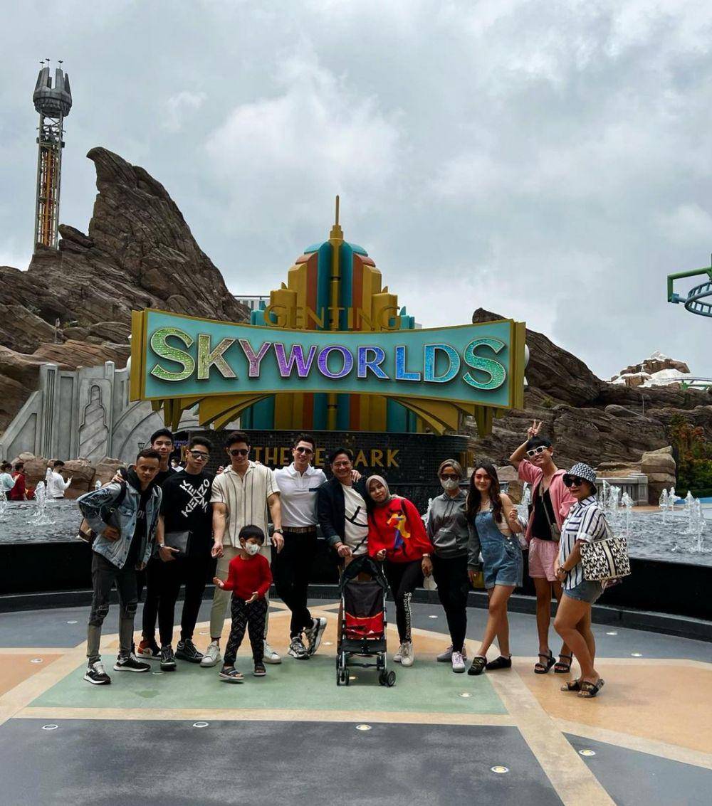 potret keseruan Verrell Bramasta liburan di Malaysia (instagram.com/athallanaufal7)