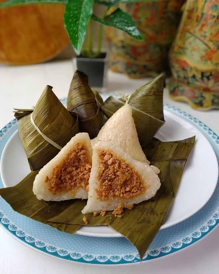 bakcang ayam (instagram.com/angela_hapsari)