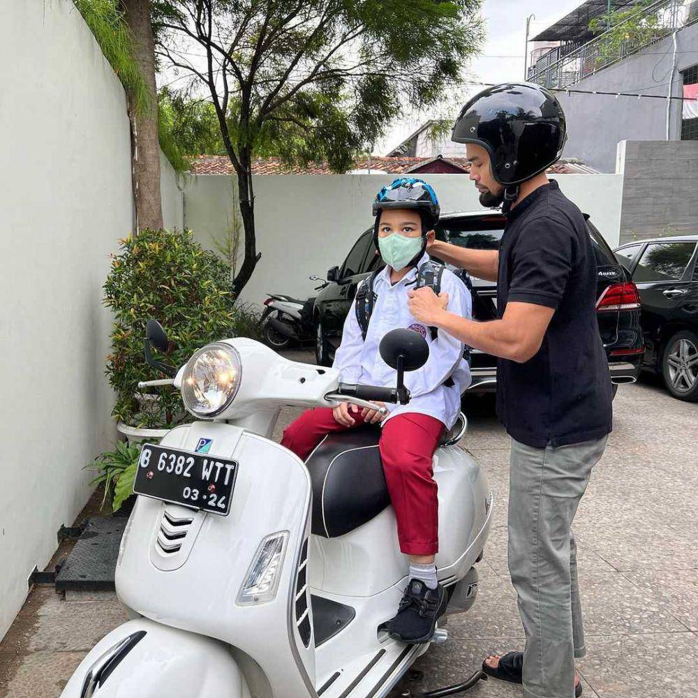 potret Adam (instagram.com/teukuwisnu)