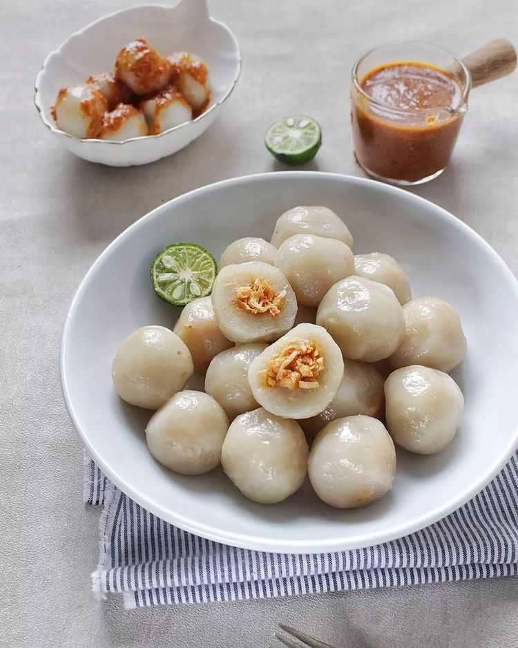 cilok (instagram.com/yulia_tokarmo)