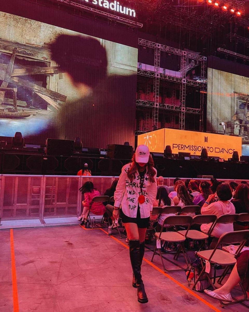 Luna Maya nonton konser BTS di Las Vegas (Instagram.com/lunamaya)