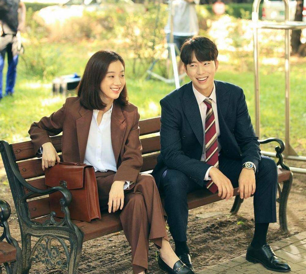 Jung Ryeo Won dan Yoon Hyun Min di drama Witch at Court (instagram.com/yoonhyunmin)