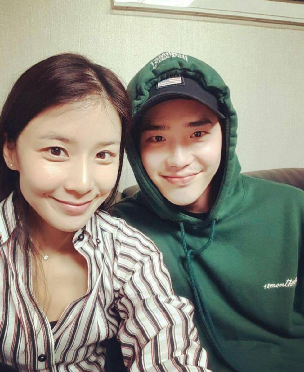 Lee Bo Young dan Lee Jong Suk (instagram.com/jongsuk0206)