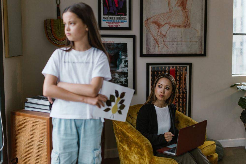ibu dan anak perempuan (pexels.com/RODNAE Productions)