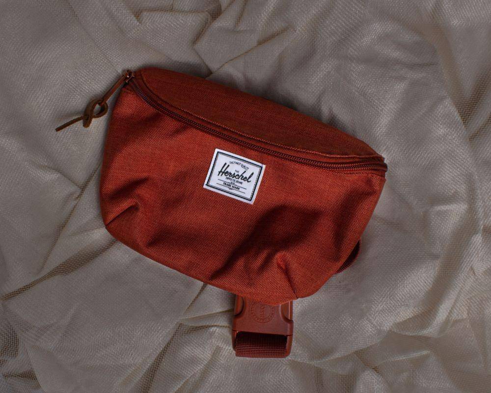 5 Tips Memilih Waist Bag untuk Pria, Wajib Paham Sebelum Membeli!