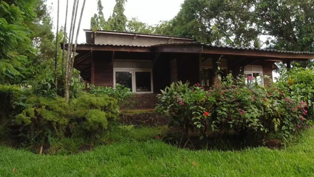 10 Potret Rumah Lydia Kandou Terbengkalai selama 4 Tahun, Seram!