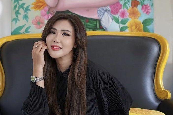 10 Potret Terbaru Rey Utami Tanpa Hijab, Ganti Gaya Rambut
