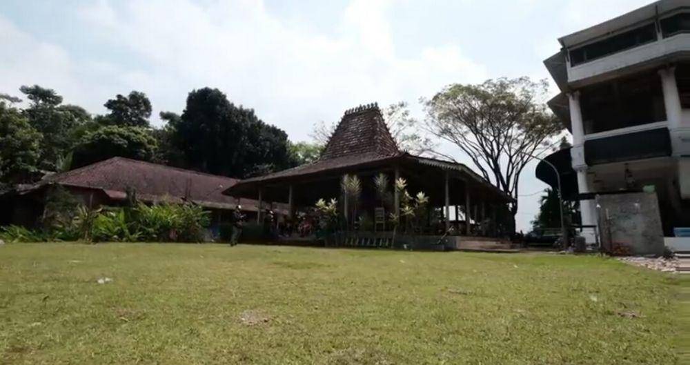 vila Ahmad Dhani (youtube.com/Erix Soekamti)