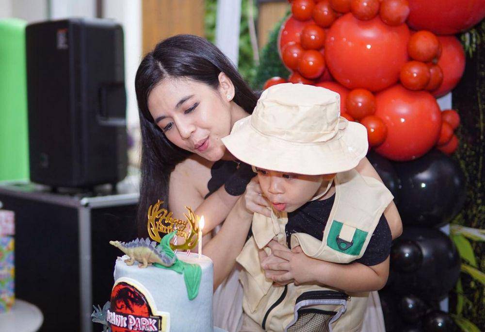 potret DJ Una dan putranya (instagram.com/putriuna)