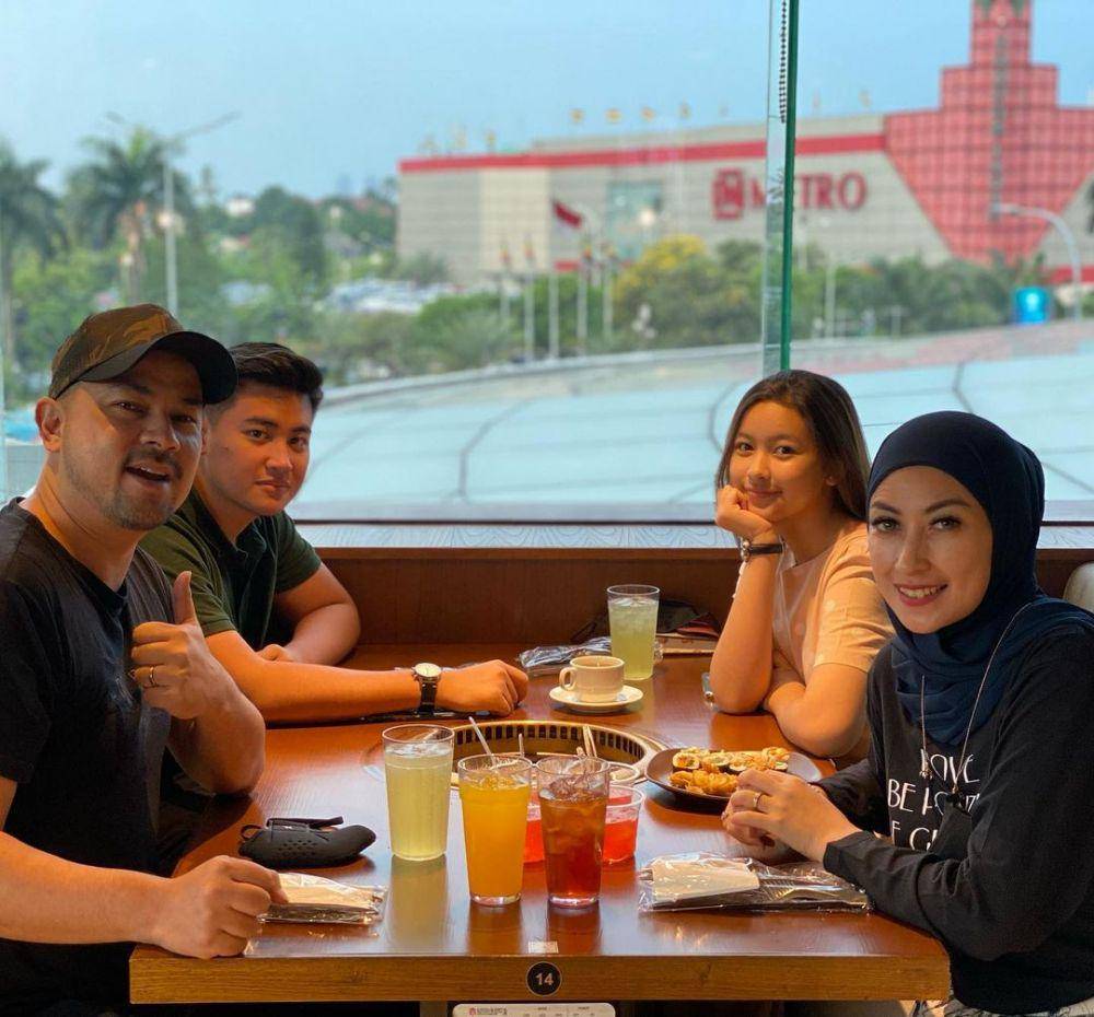 Anissa Trihapsari dan Keluarga (instagram.com/hapsarianissa29)