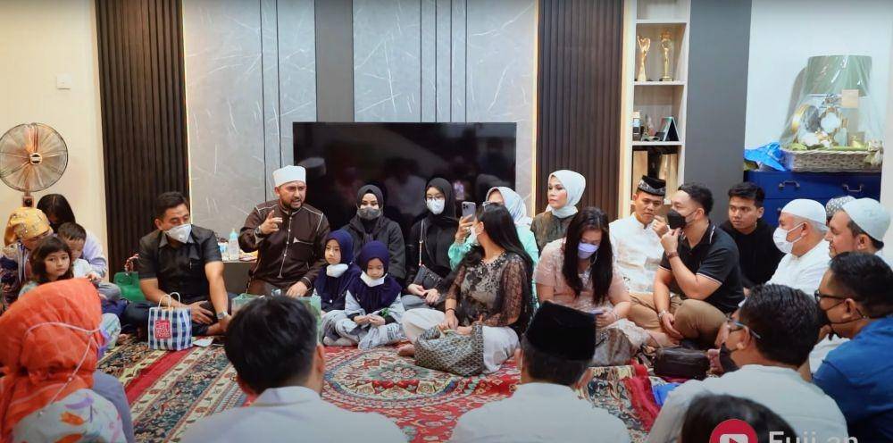 syukuran rumah baru Gala Sky (youtube/Fuji an)