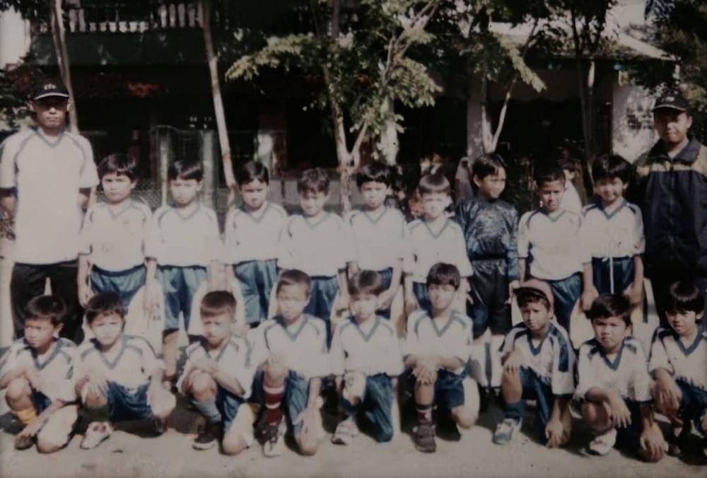 potret lawas masa kecil Rizky Nazar (Instagram.com/ardahw)