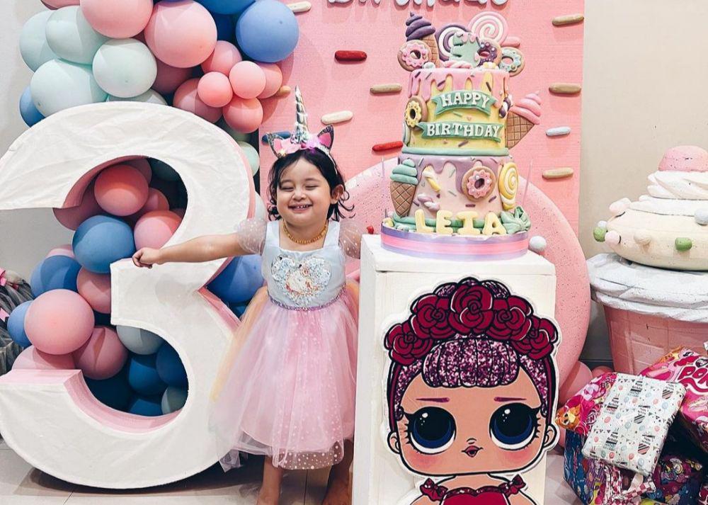 10 Momen Seru Perayaan Ulang Tahun Ke-3 Anak Aryani Fitriana