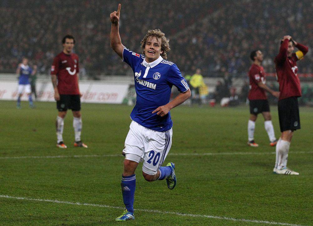 Teemu Pukki melakukan selebrasi usai mencetak gol untuk Schalke. (twitter.com/s04_en)