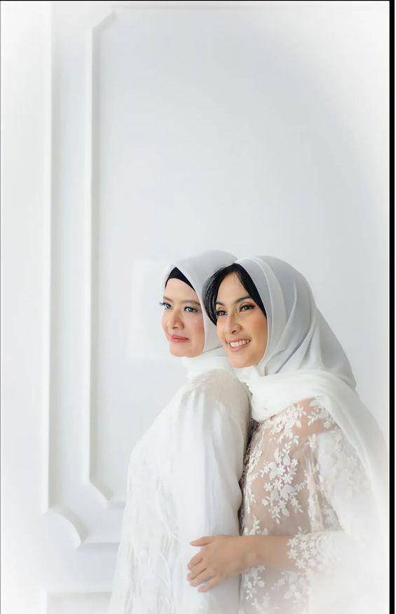 Maudy Koesnaedi berhijab (instagram.com/maudykoesnaedi)