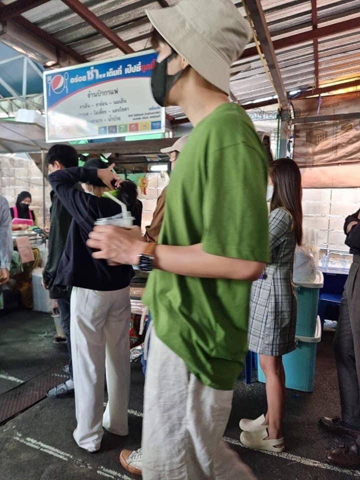 potret Kim Seon Ho di Thailand (twitter.com/thebluessi)