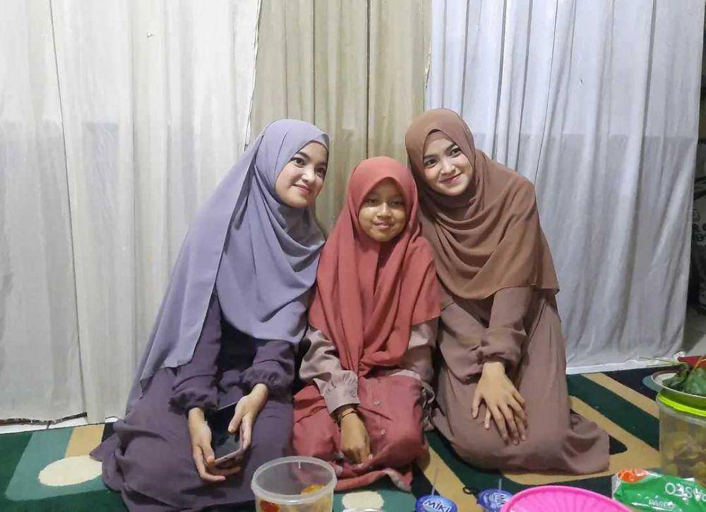 potret Rena dan Reni (instagram.com/renareni_official)