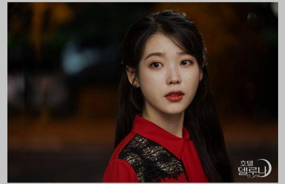 IU di drama Hotel Del Luna (program.tving.com)