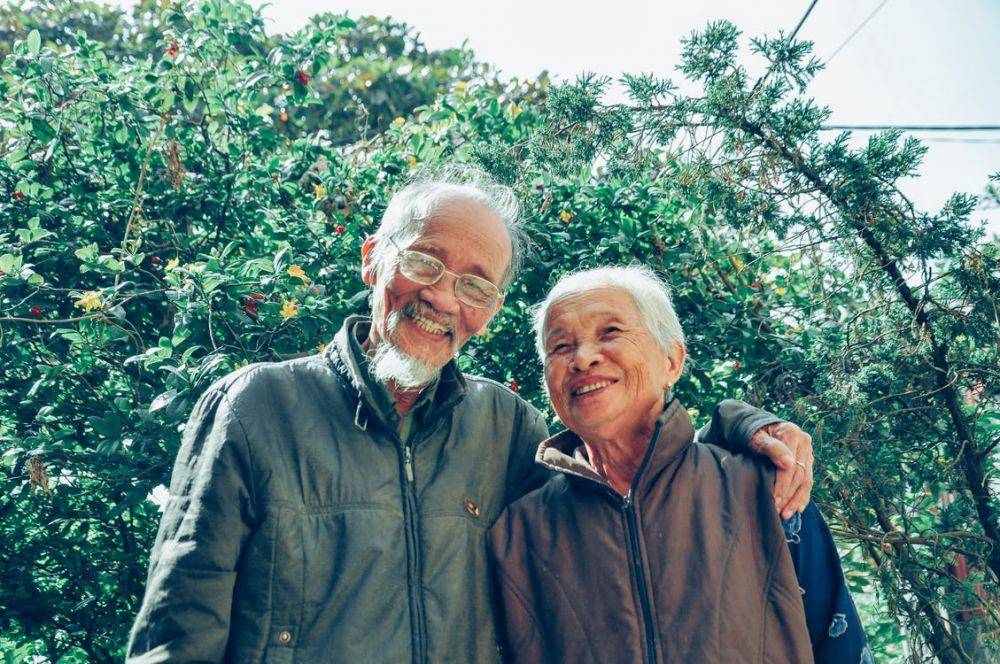Ilustrasi pasangan kakek dan nenek (pexels.com/Tristan Le)