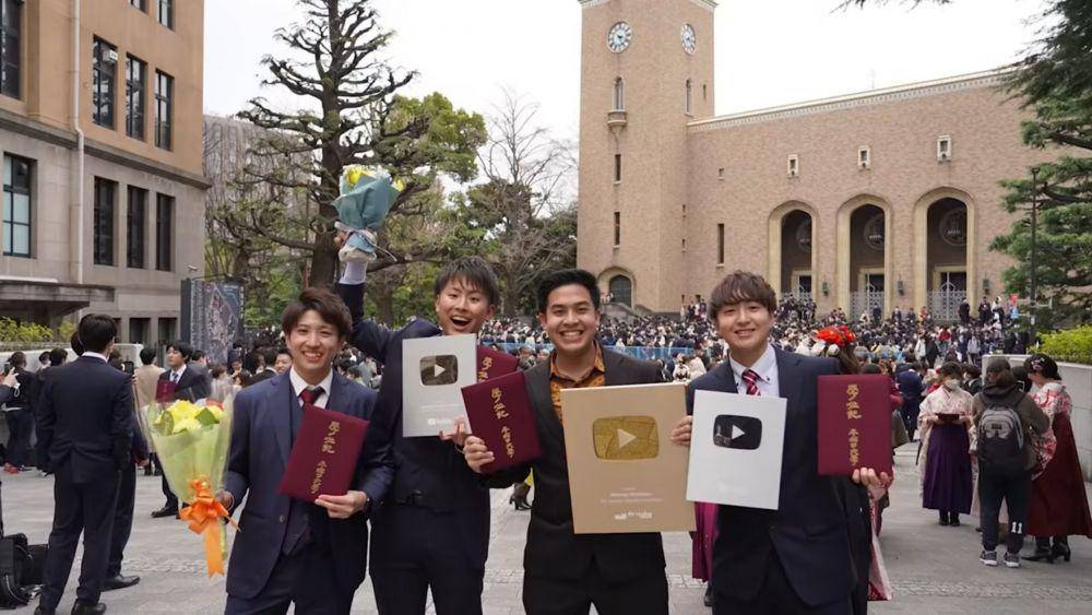 Momen kelulusan Jerome Polin dari Waseda University. (dok.youtube.com/NihonggoMantappu)