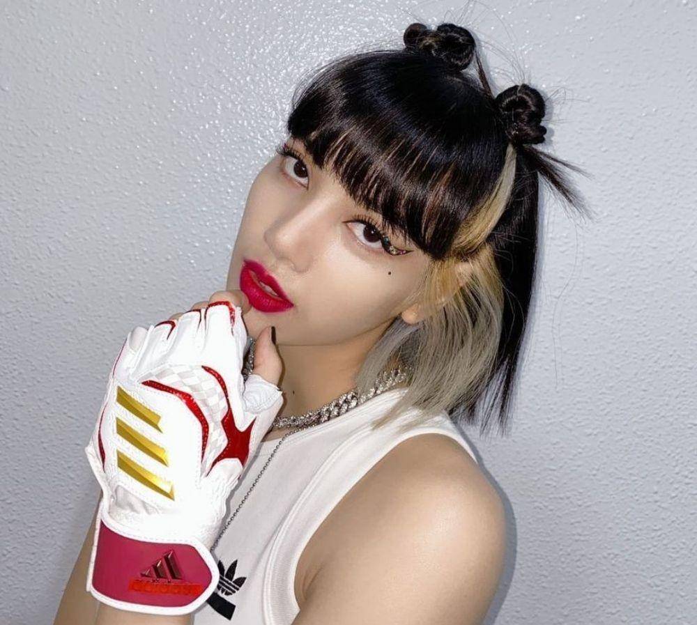 Lisa BLACKPINK (instagram.com/lalalalisa_m/)