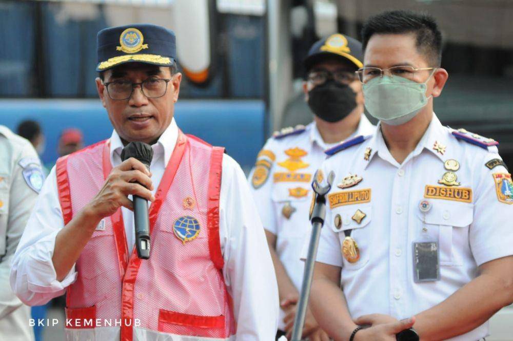 Menhub Budi Karya Sumadi meninjau Terminal Kampung Rambutan mengecek kesiapan mudik Lebaran (IDN Times/IIstimewa)
