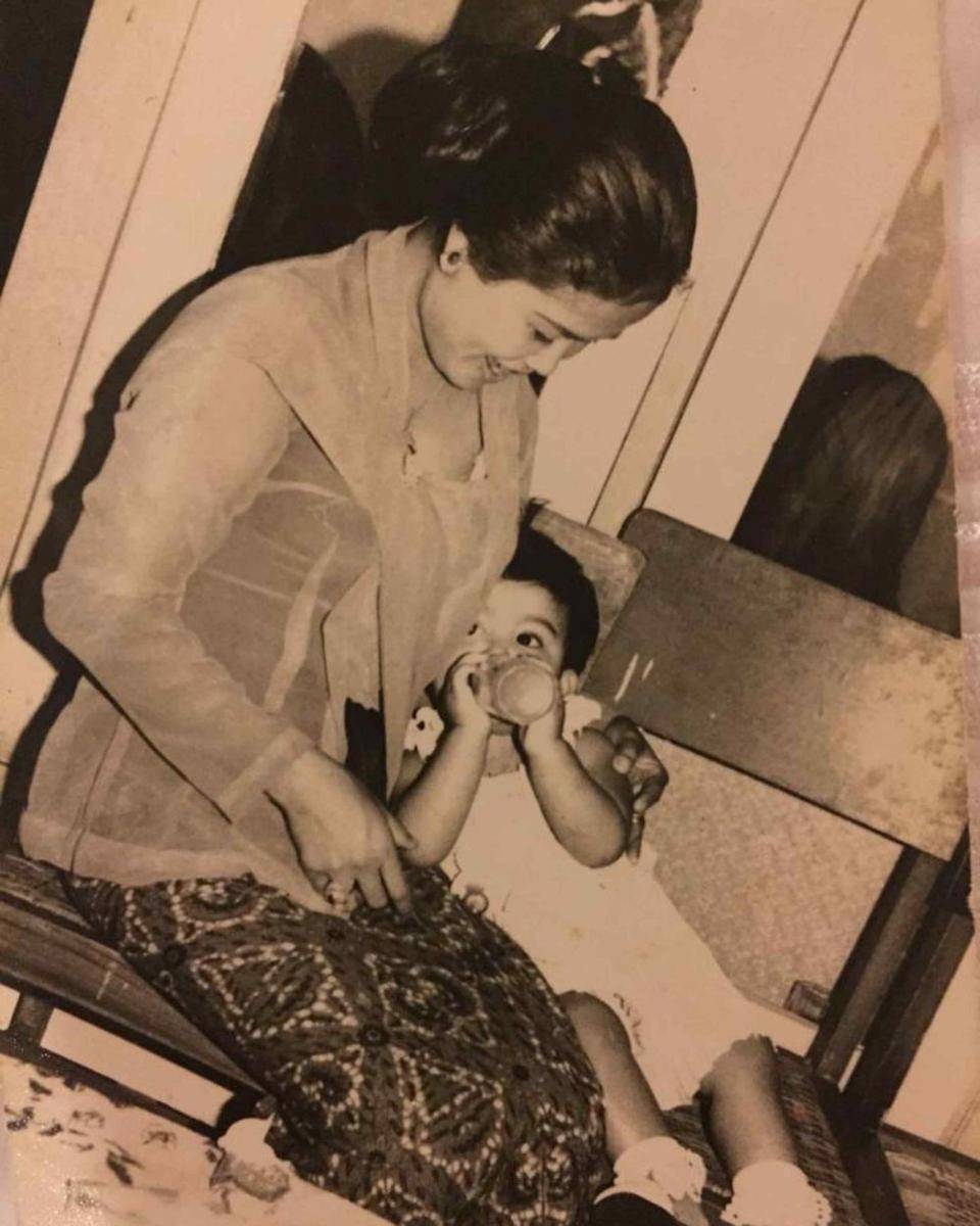Desy Ratnasari dan ibu (Instagram.com/desyratnasariterdepan/)