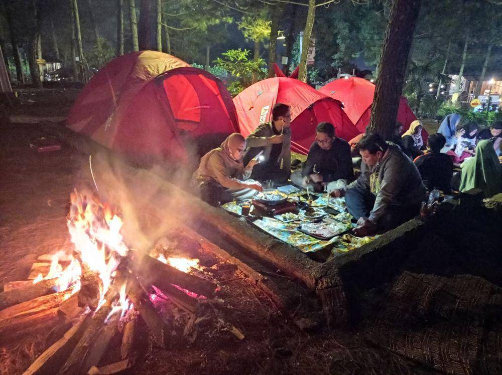 Kegiatan menarik di Taman Pinus Campervan, Batu (facebook.com/Taman Pinus Campervan Site)