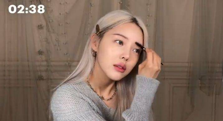 Tutorial beauty routine ala Pony Park (Dok. Allure via Youtube.com)