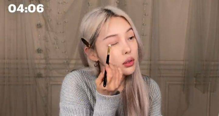 Tutorial beauty routine ala Pony Park (Dok. Allure via Youtube.com)
