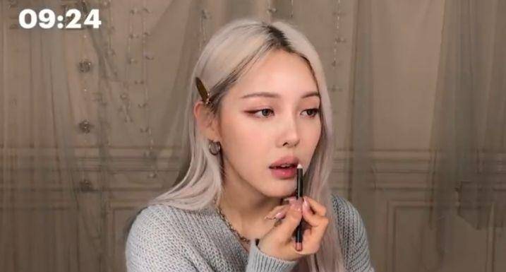 Tutorial beauty routine ala Pony Park (Dok. Allure via Youtube.com)