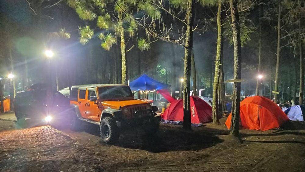 Fasilitas di Taman Pinus Campervan, Batu (facebook.com/Taman Pinus Campervan Site)