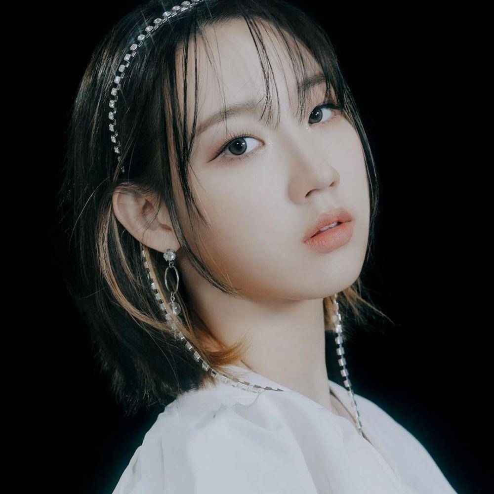 potret Shin Jiyoon (instagram.com/_weeekly)