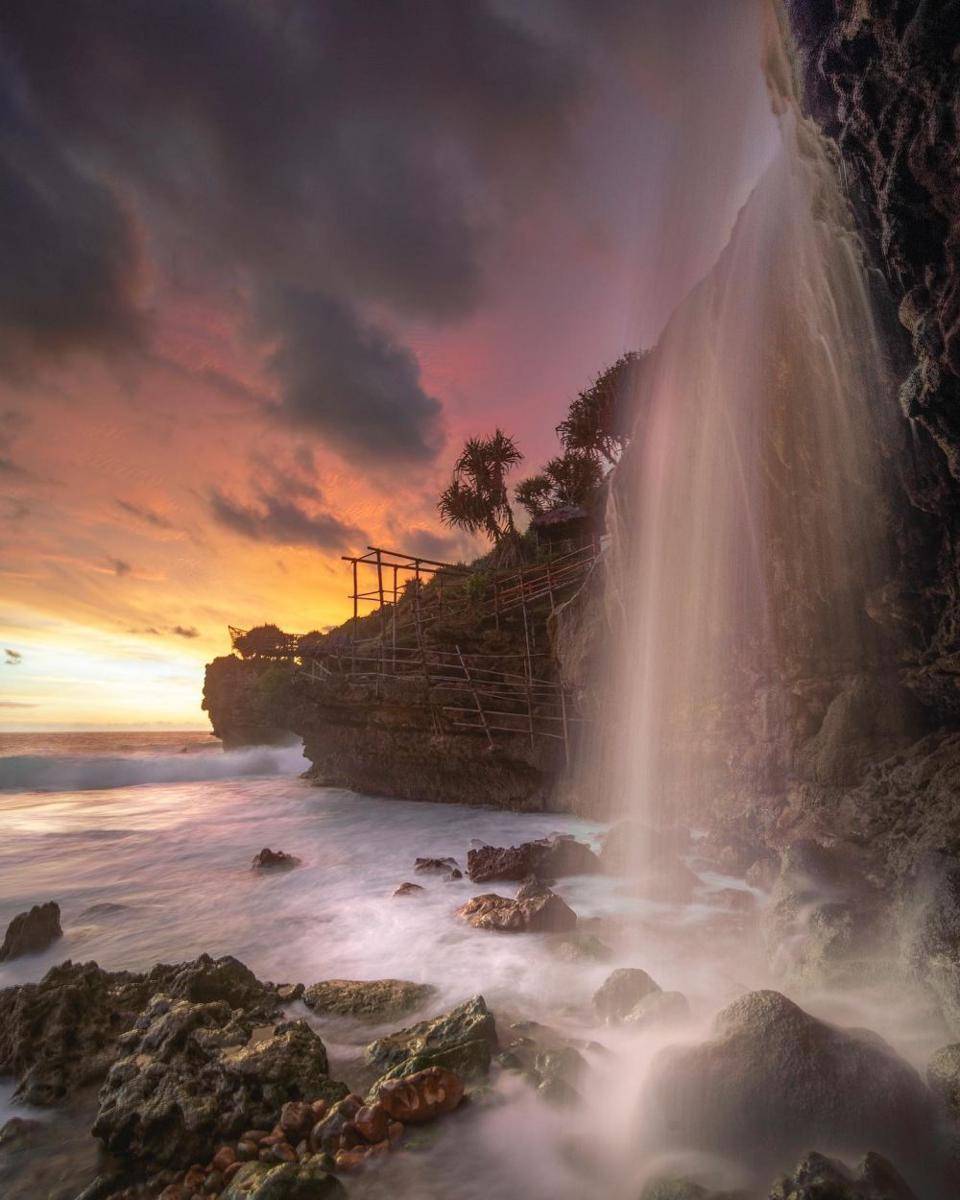 Pantai Jogan (instagram.com/ernymahardika)