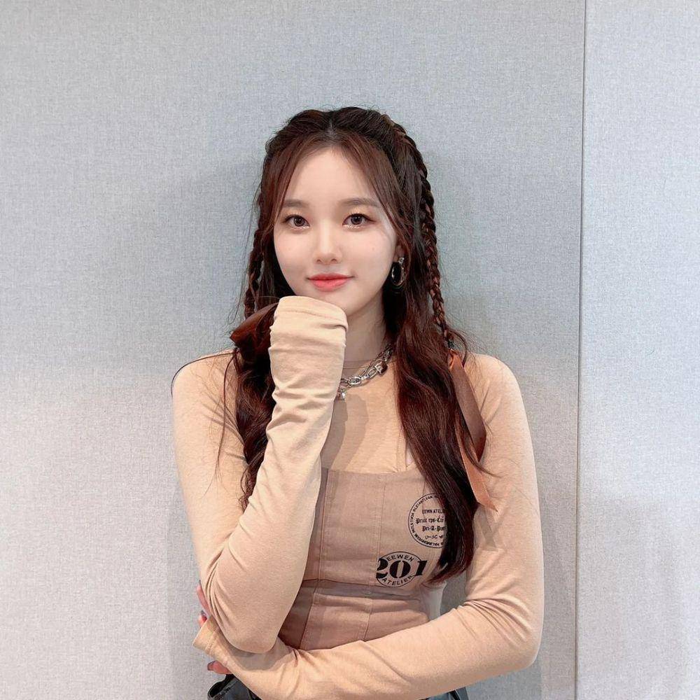 potret Lee Soojin (instagram.com/_weeekly)