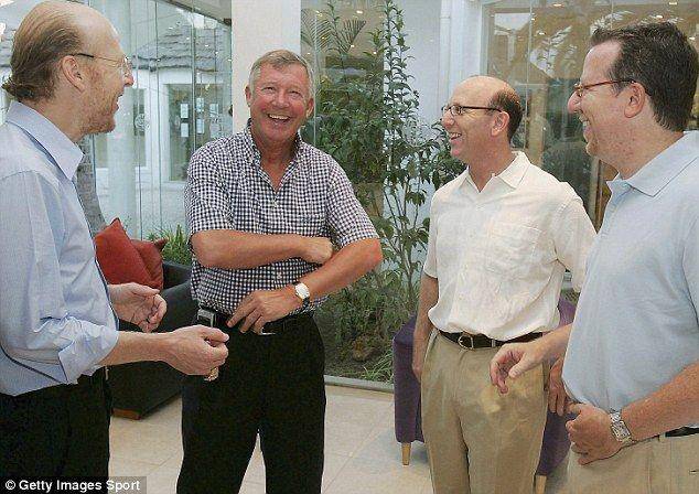 The Glazer bersama Sir Alex Ferguso (dailymail.co.uk)