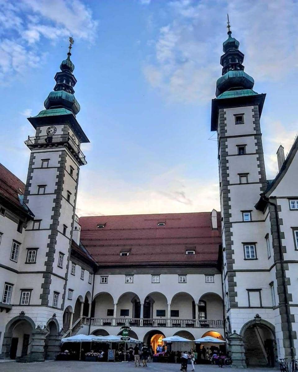 Landhaus (instagram.com/staudihari)