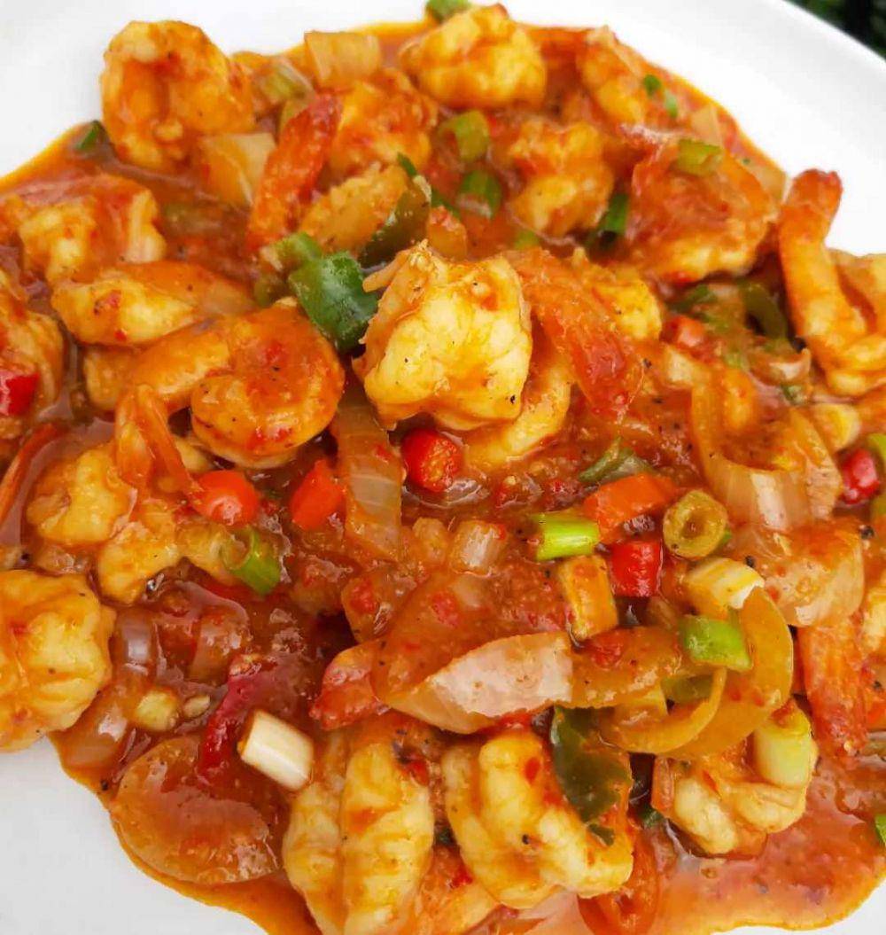 udang saus padang (instagram.com/linanasution)