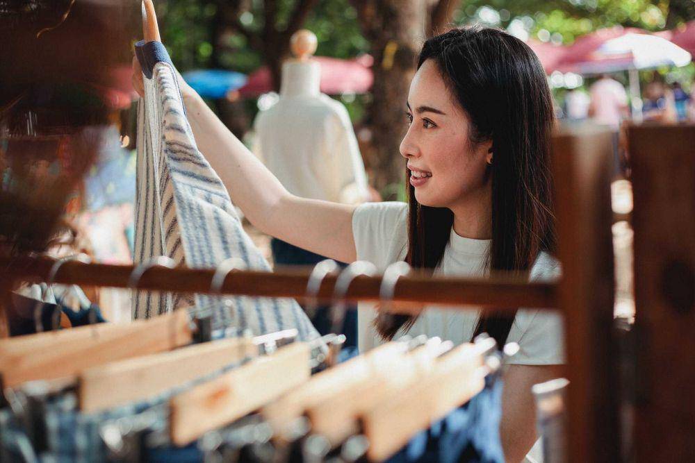 potret kegiatan jual beli (pexels.com/Sam Lion)