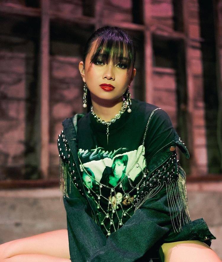 potret niki zefanya dengan rambut hitam (instagram.com/nikizefanya)