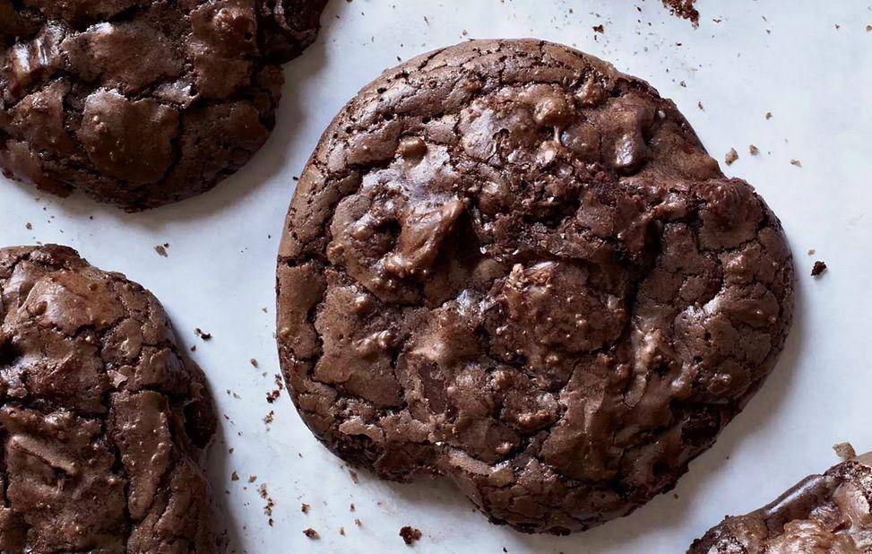 ilustrasi dark chocolate brownie cookies (www.foodandwine.com/Belinda Leong)