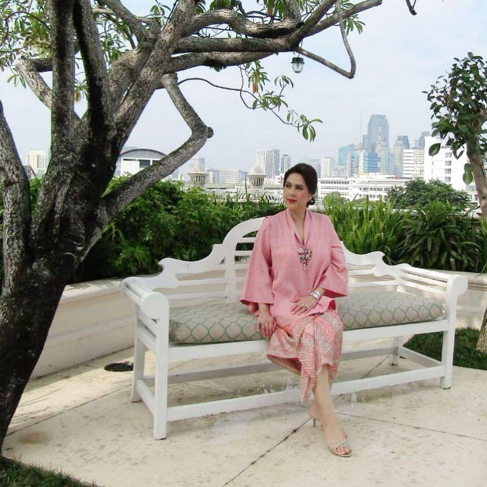 Gaya Kondangan Lala Gunawan (instagram.com/lala_gunawan_family)