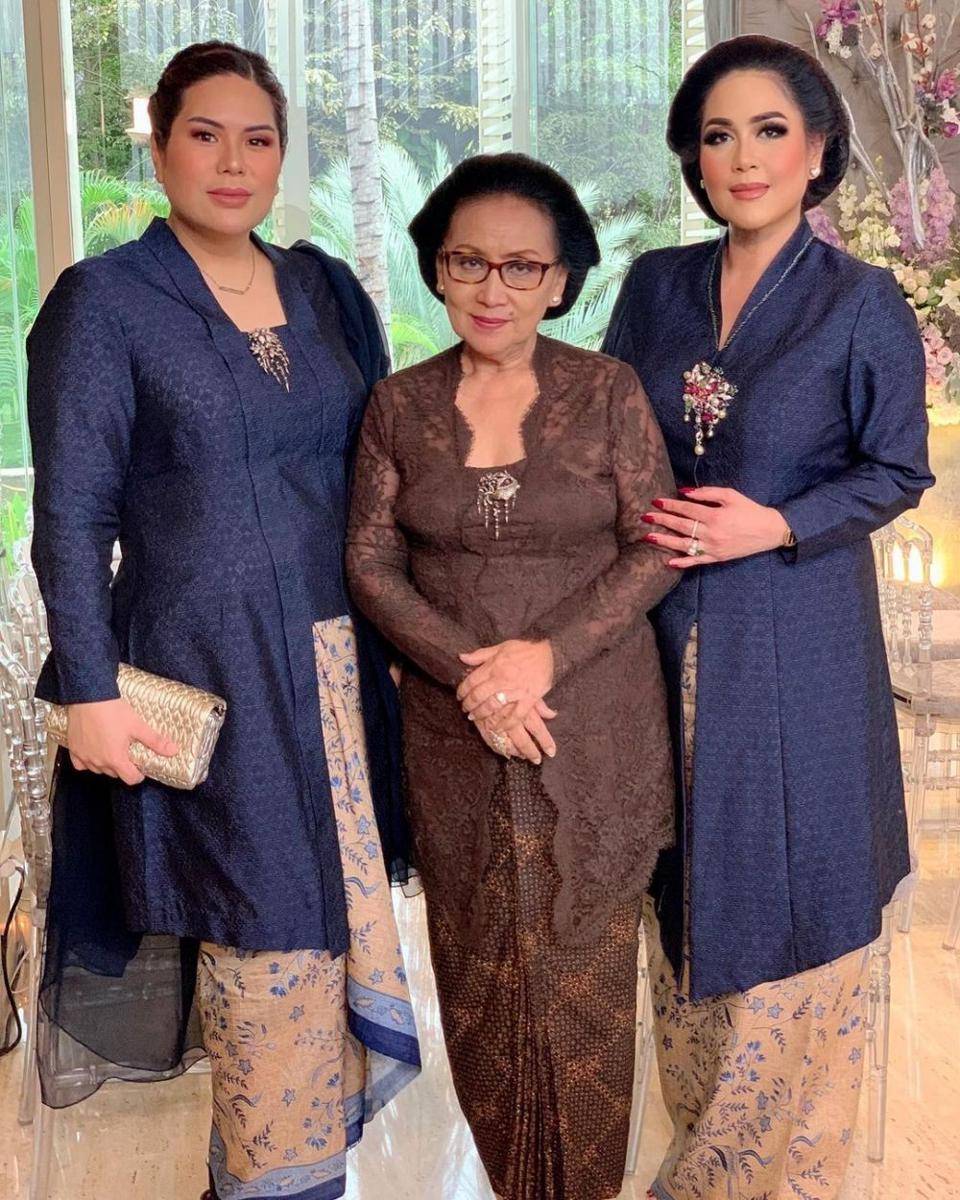 Gaya Kondangan Lala Gunawan (instagram.com/lala_gunawan_family)